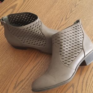 Cobb Hill Ankle Boots